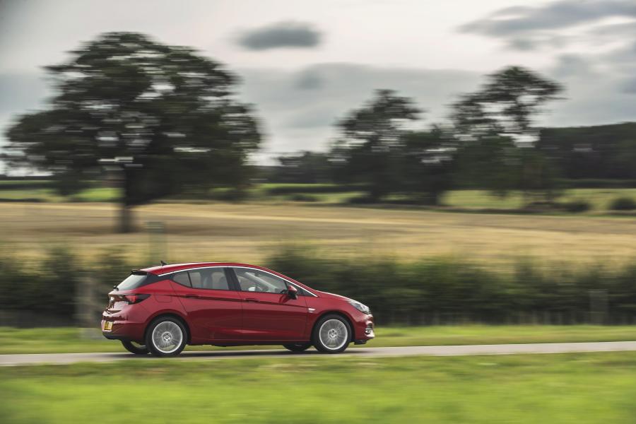  Vauxhall Astra 2019 года  (фото 4 из 40)